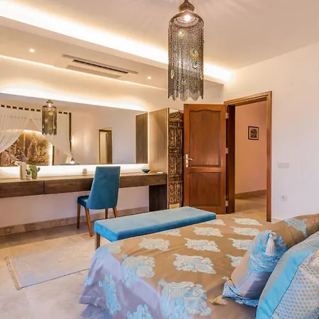 4 Bedroom Luxury 1210 Βίλα *