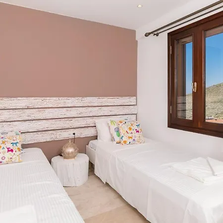 4 Bedroom Luxury 1210 * Καλκάν
