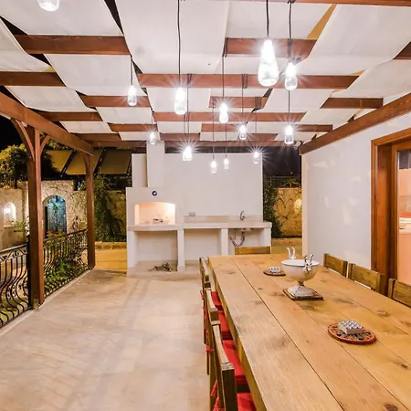 Βίλα 4 Bedroom Luxury 1210 Καλκάν
